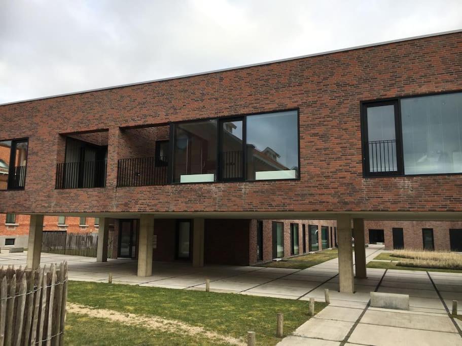 Hedendaags, Verzorgd Appartement Op Unieke Locatie Oostende Buitenkant foto